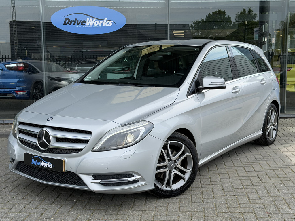 Mercedes-Benz B-Klasse 180 Ambition | Sport | Leer | Xenon | Weinig KM | Cruise C | PDC | 55675182-0.jpg | Driveworks