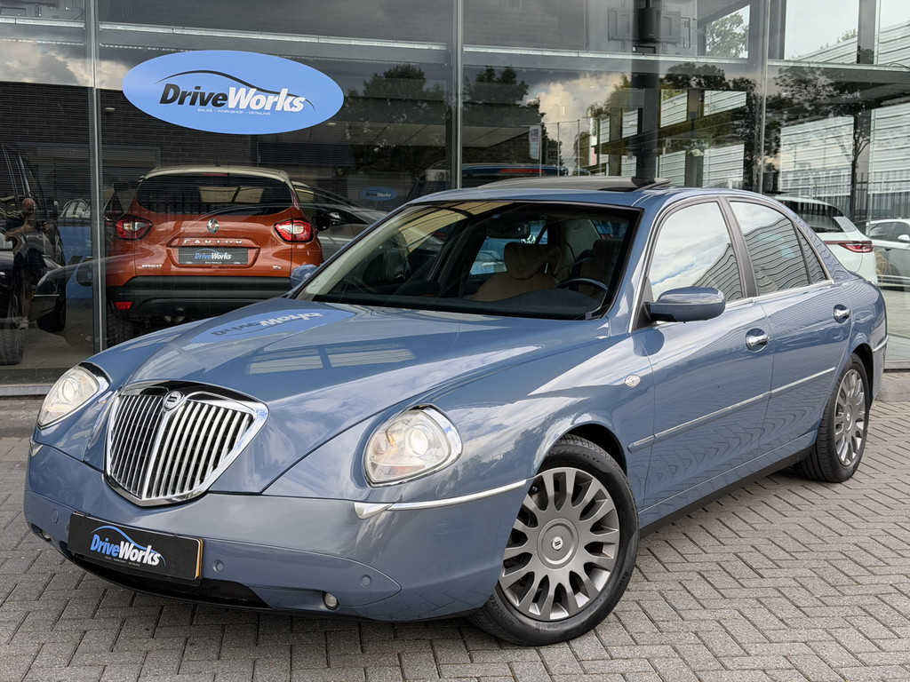 Lancia Thesis 3.0-24V V6 Busso Emblema | Sunroof | Poltona Frau | well maintained 56140937-0.jpg | Driveworks